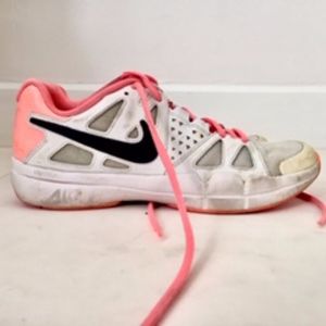 Nike Women's tennis sneakers used, size 8.5